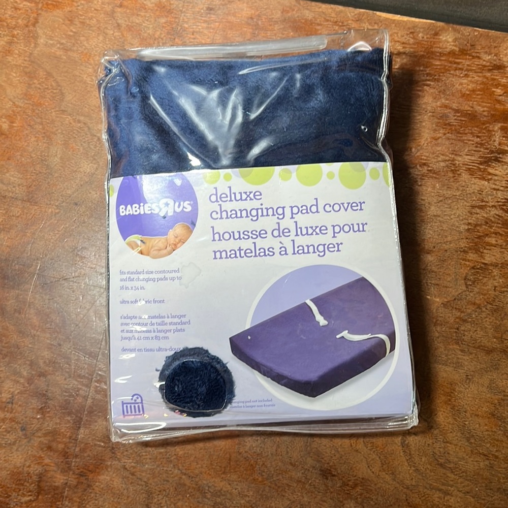 New Navy Blue Delux Changing Pad Cover From BabiesRUs